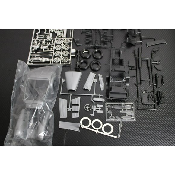 The Classic Mercedes Benz Model Kit with original box - Picture 4 of 7